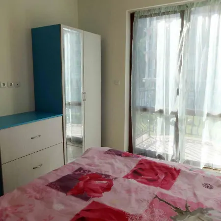 Romana Case de vacanță